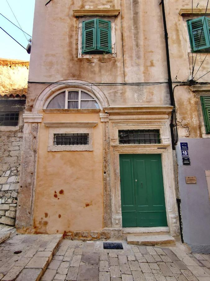 L&L Rooms Royal Šibenik Eksteriør billede