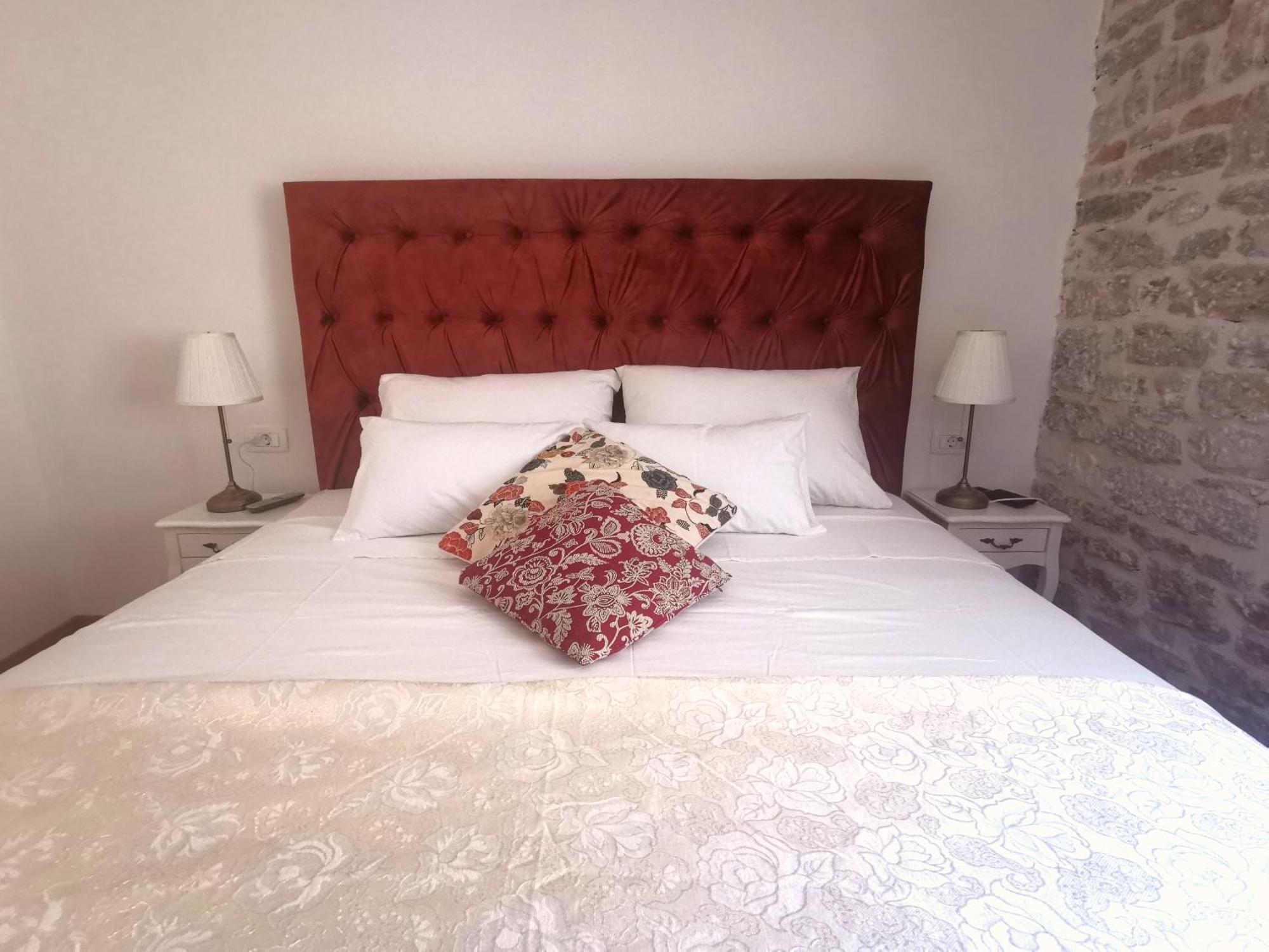 L&L Rooms Royal Šibenik Eksteriør billede